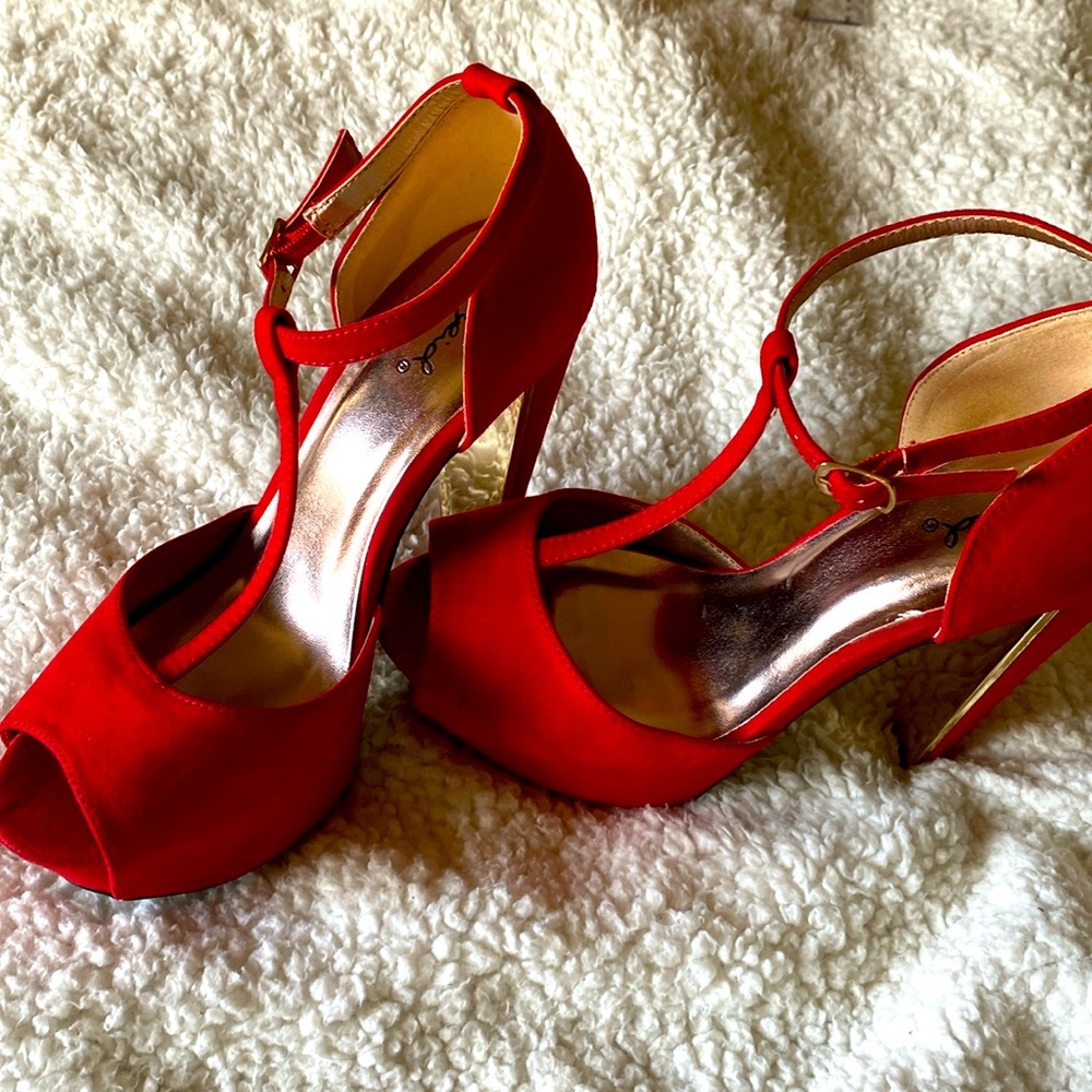 Cupid, Red, Gold heel, platform heels, size 7. True to size